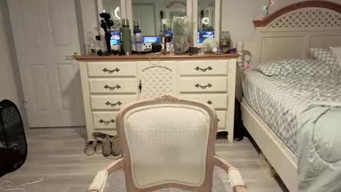 str8whiteboy21 online show from December 3, 2025, 5:11 pm