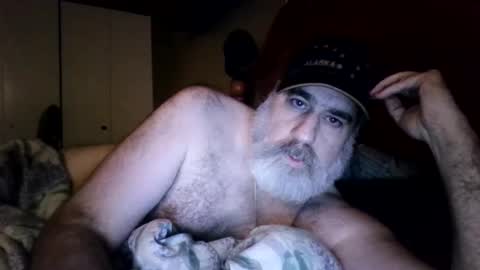 Snapshot of straightbear4you chatting on June 11, 2026, 8:56 am Straightbear4you online show from June 11, 2026, 8:56 am