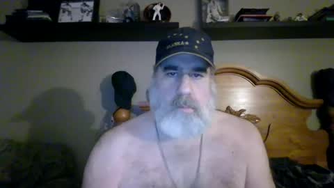 Snapshot of straightbear4you chatting on June 12, 2026, 9:41 am Straightbear4you online show from June 12, 2026, 9:41 am