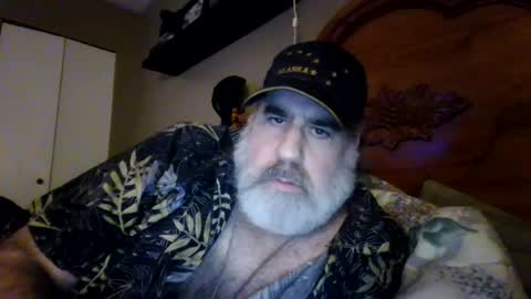 Snapshot of straightbear4you chatting on June 29, 2026, 10:15 am Straightbear4you online show from June 29, 2026, 10:15 am