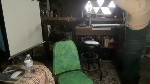 Cowboy Zuhly online show from April 19, 2026, 8:02 am