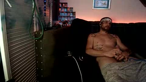 straitpipermann22 online show from April 2, 2026, 2:09 am