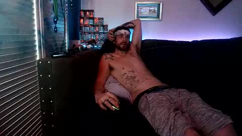 straitpipermann22 online show from April 3, 2026, 1:58 am