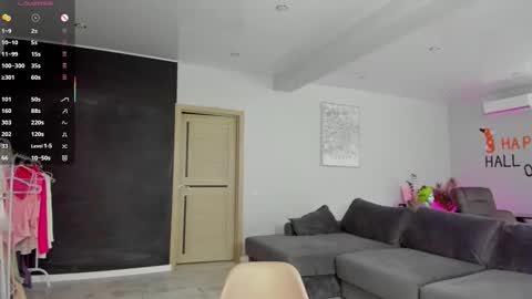 Laura online show from October 6, 2025, 4:43 am