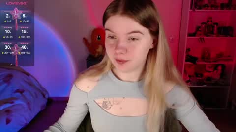 Snapshot of strawberry_juli chatting on May 25, 2026, 3:12 am Juli online show from May 25, 2026, 3:12 am