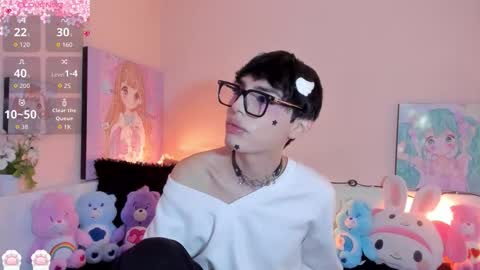 strawberry_kitty_ online show from February 8, 2026, 4:16 am