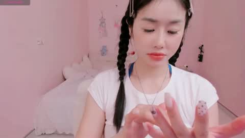 strawberry_loveee online show from September 19, 2025, 4:58 am
