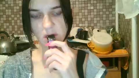 Snapshot of strawberry_storm chatting on November 3, 2025, 9:48 pm Strawberry Storm online show from November 3, 2025, 9:48 pm