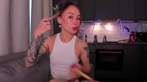 Tati and Lola online show from November 14, 2025, 12:04 pm