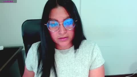 strawlux online show from February 19, 2026, 6:53 am