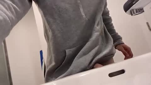 strikout1 online show from November 1, 2025, 11:51 pm