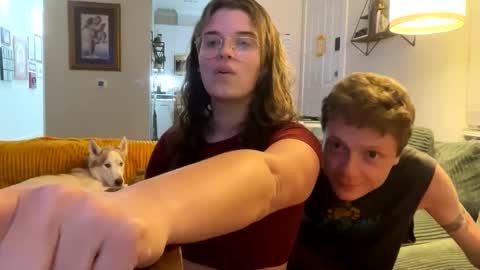 Snapshot of stringsandcurves chatting on March 11, 2025, 1:26 am StringsNCurves online show from March 11, 2025, 1:26 am