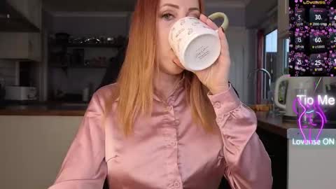 Amorina online show from February 19, 2026, 9:38 am