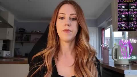 Snapshot of stripmequick chatting on March 25, 2026, 10:54 am Amorina online show from March 25, 2026, 10:54 am