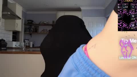 Snapshot of stripmequick chatting on April 8, 2026, 8:47 am Amorina online show from April 8, 2026, 8:47 am