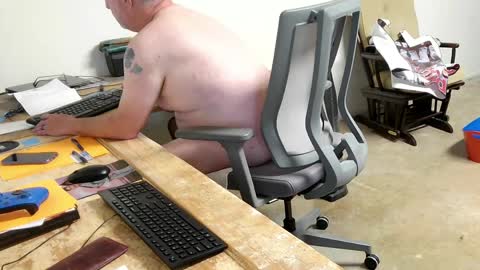 strokingdragon48 online show from April 13, 2026, 3:39 pm