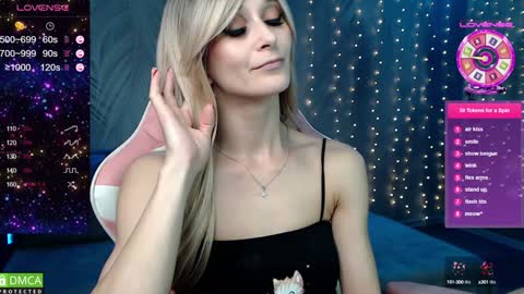 Snapshot of strongalice chatting on December 11, 2024, 1:37 am The best athletic body on the site online show from December 11, 2024, 1:37 am