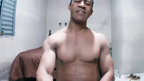strongdaddyfantastic online show from April 21, 2026, 1:42 am