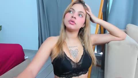 Strong Couple online show from November 20, 2025, 7:57 pm