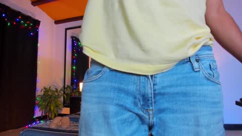 Snapshot of strosa_ chatting on January 8, 2025, 1:11 am strosa_ online show from January 8, 2025, 1:11 am