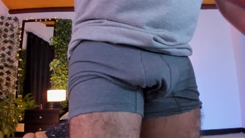 Snapshot of strosa_ chatting on January 14, 2025, 11:37 pm strosa_ online show from January 14, 2025, 11:37 pm
