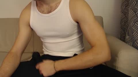 Stud From Paris online show from February 27, 2025, 5:04 pm