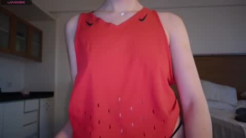 Sofa online show from March 25, 2026, 9:32 pm