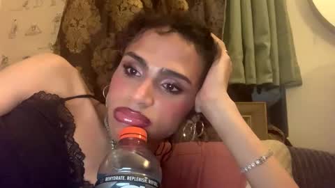 Snapshot of stxllaxcx chatting on October 16, 2025, 12:06 pm stxllaxcx online show from October 16, 2025, 12:06 pm