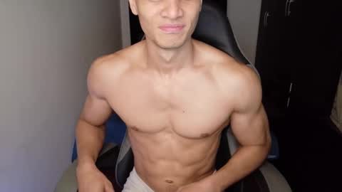 Snapshot of stylishman01 chatting on November 20, 2025, 1:33 pm stylish man online show from November 20, 2025, 1:33 pm