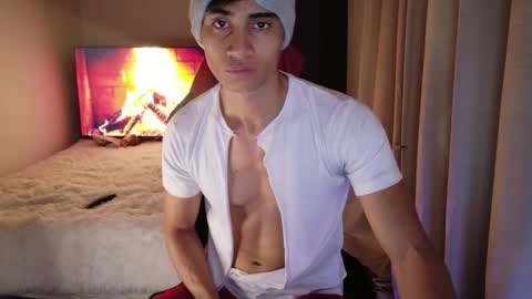 Snapshot of stylishman01 chatting on March 31, 2026, 11:54 am stylish man online show from March 31, 2026, 11:54 am