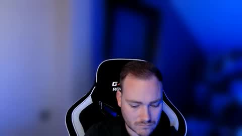 sub_austr online show from November 8, 2025, 8:40 pm