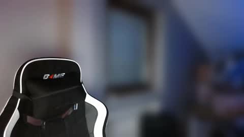 sub_austr online show from November 29, 2025, 2:14 am