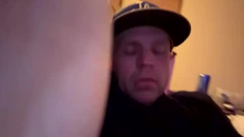 Snapshot of submissivebrett381 chatting on March 26, 2026, 11:32 pm submissivebrett381 online show from March 26, 2026, 11:32 pm