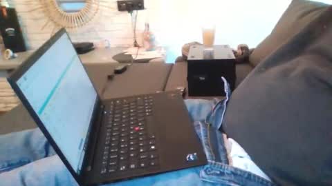 Snapshot of submissivguy chatting on September 27, 2025, 4:45 pm submissivguy online show from September 27, 2025, 4:45 pm