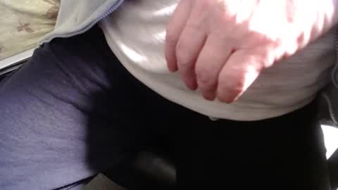 Snapshot of subswichuser00060960 chatting on December 4, 2024, 10:35 am subswitchuser online show from December 4, 2024, 10:35 am