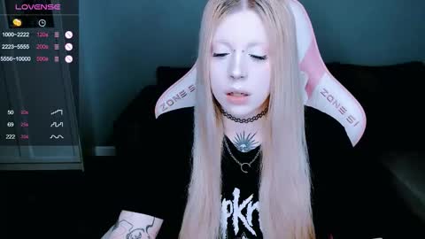 succubus_leslie online show from October 26, 2025, 9:31 pm