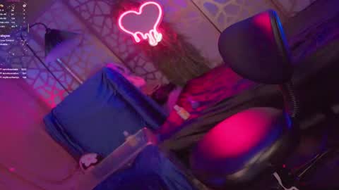 Snapshot of succubus_rosemilk chatting on January 19, 2026, 12:14 am Succubus RoseMilk online show from January 19, 2026, 12:14 am