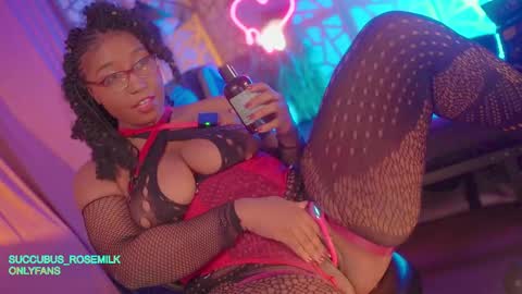 Snapshot of succubus_rosemilk chatting on February 1, 2026, 12:31 am Succubus RoseMilk online show from February 1, 2026, 12:31 am