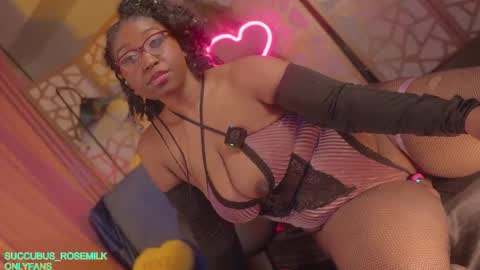 Snapshot of succubus_rosemilk chatting on February 14, 2026, 1:57 am Succubus RoseMilk online show from February 14, 2026, 1:57 am