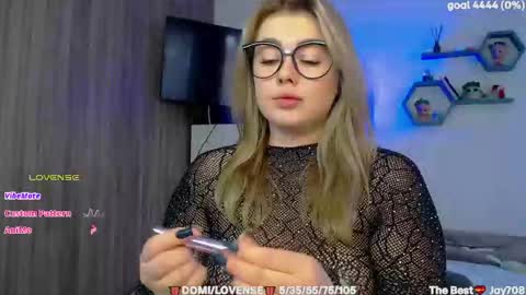 Snapshot of suchcute_ chatting on February 23, 2026, 3:26 am suchcute_ online show from February 23, 2026, 3:26 am