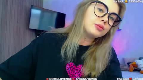 Snapshot of suchcute_ chatting on March 6, 2026, 2:41 am suchcute_ online show from March 6, 2026, 2:41 am