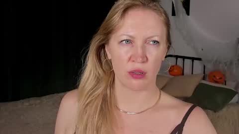 sugamomy online show from October 27, 2025, 12:26 am