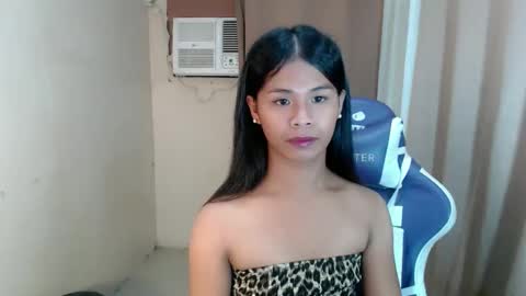 Snapshot of sugar_pixiee chatting on May 3, 2026, 11:38 am sugar_pixiee online show from May 3, 2026, 11:38 am