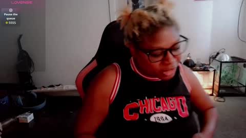 lexi love online show from October 6, 2025, 4:26 pm