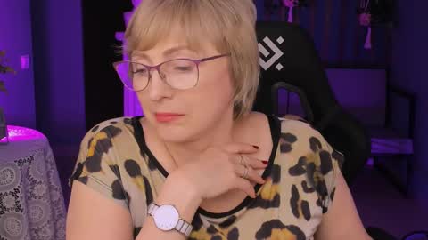 Vivien online show from March 12, 2025, 9:13 pm