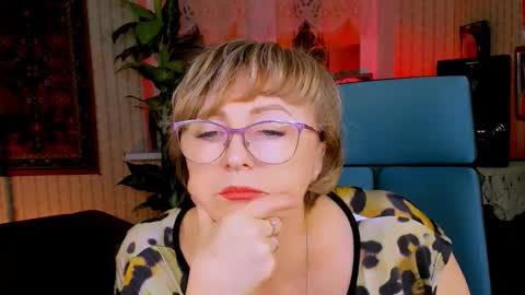 Vivien online show from October 22, 2025, 3:45 pm