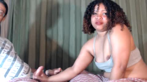 suggabrown_ online show from November 23, 2025, 9:31 am