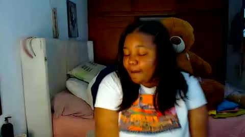 Snapshot of suggarbaby1 chatting on February 19, 2026, 4:19 am Cami Back in 2 hours online show from February 19, 2026, 4:19 am