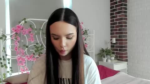 Lina 3 online show from March 22, 2026, 10:29 am