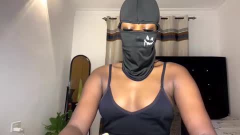 maskedtemptress online show from November 24, 2025, 12:10 am